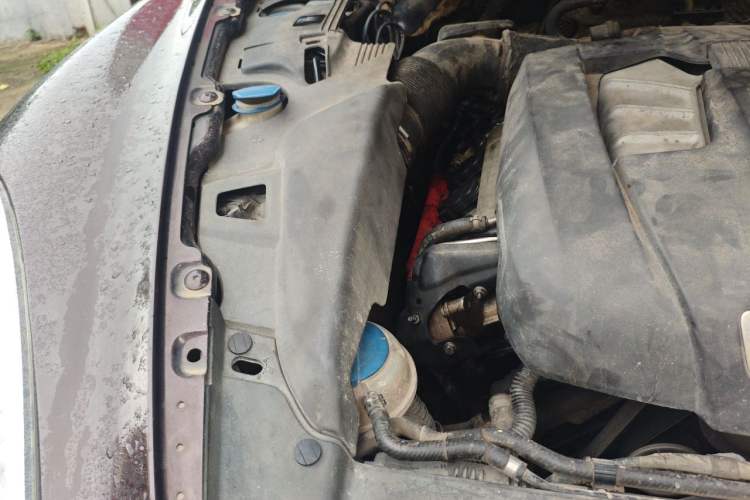 Used Porsche Cayenne 2011 Cayenne 3.0T Engine Bay Right