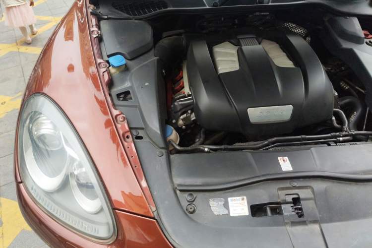 Used Porsche Cayenne 2011 Cayenne 3.0T Engine Bay Right
