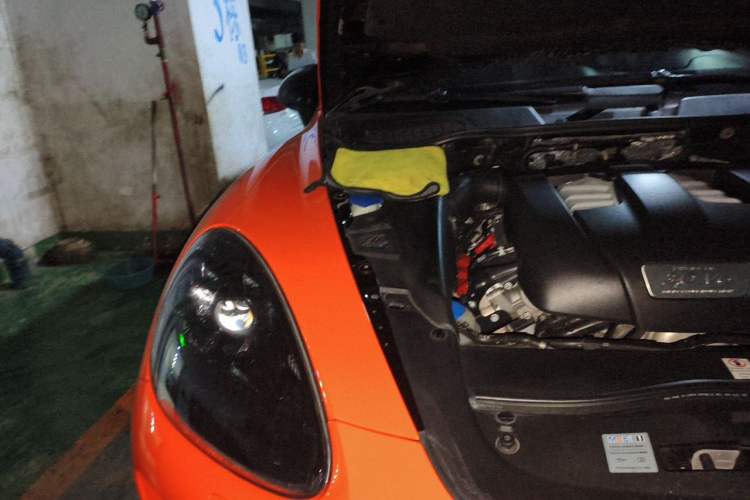 Used Porsche Cayenne 2011 Cayenne 3.0T Engine Bay Right