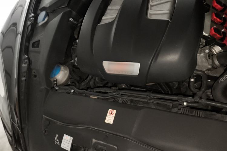Used Porsche Cayenne 2011 Cayenne 3.0T Engine Bay Right