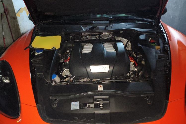 Used Porsche Cayenne 2011 Cayenne 3.0T Engine Bay