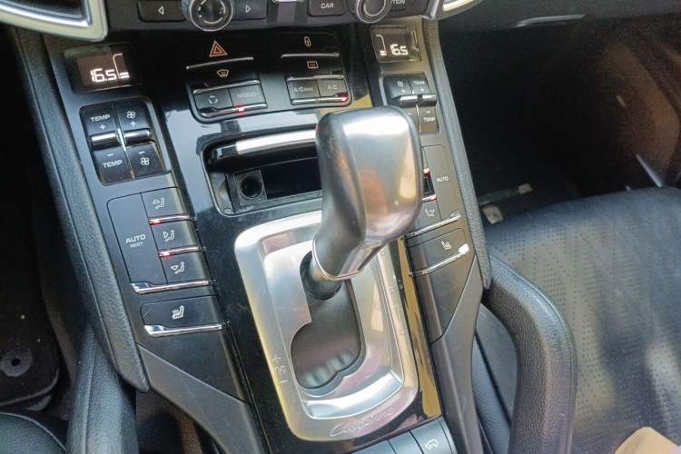 Used Porsche Cayenne 2011 Cayenne 3.0T Gear Lever