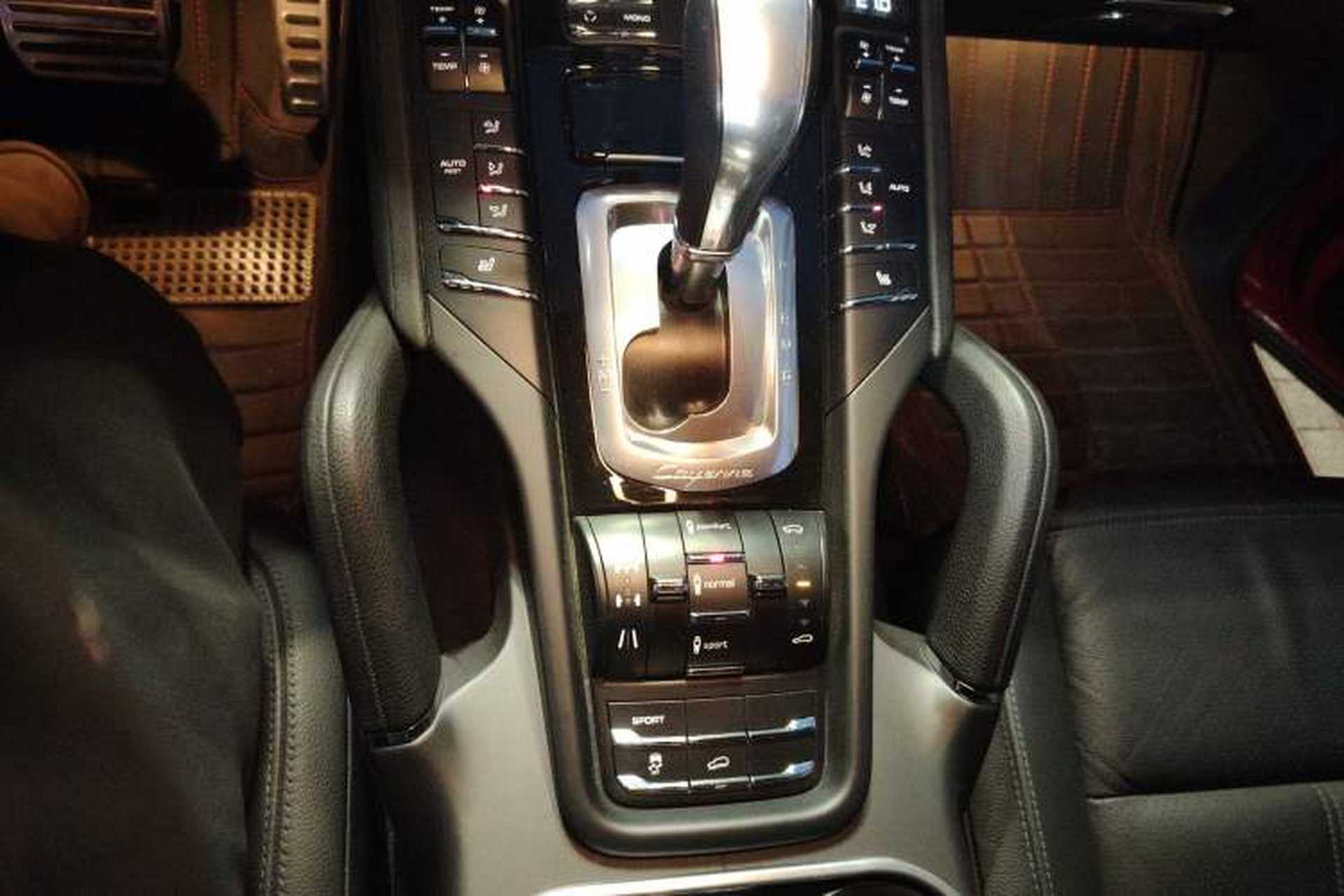 Used Porsche Cayenne 2011 Cayenne 3.0T Gear Lever