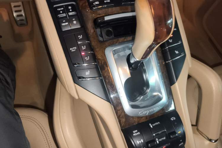 Used Porsche Cayenne 2011 Cayenne 3.0T Gear Lever