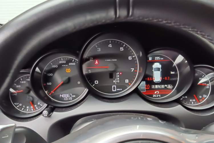 Used Porsche Cayenne 2011 Cayenne 3.0T Instrument Cluster