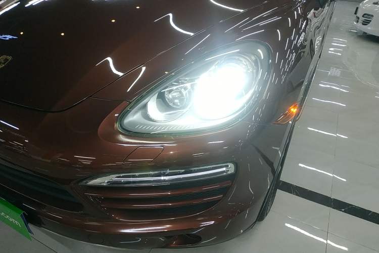 Used Porsche Cayenne 2011 3.6L automatic transmission U.S. specification Left Front Headlight
