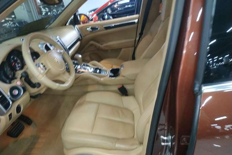 Used Porsche Cayenne 2011 3.6L automatic transmission U.S. specification Left Front Seat