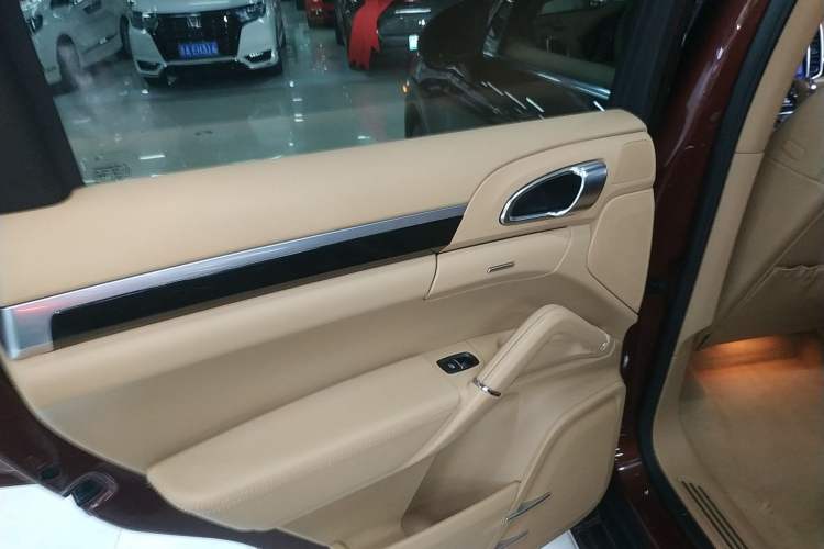 Used Porsche Cayenne 2011 3.6L automatic transmission U.S. specification Left Rear Door Interior