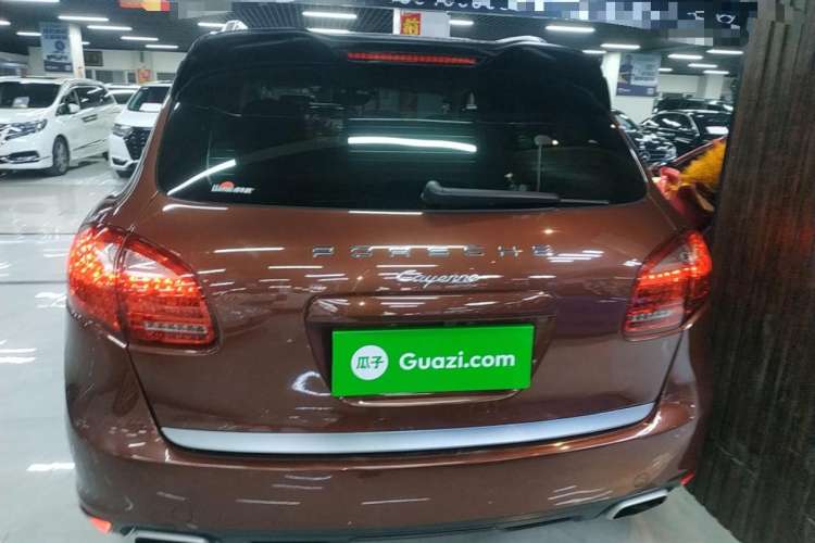 Used Porsche Cayenne 2011 3.6L automatic transmission U.S. specification Rear
