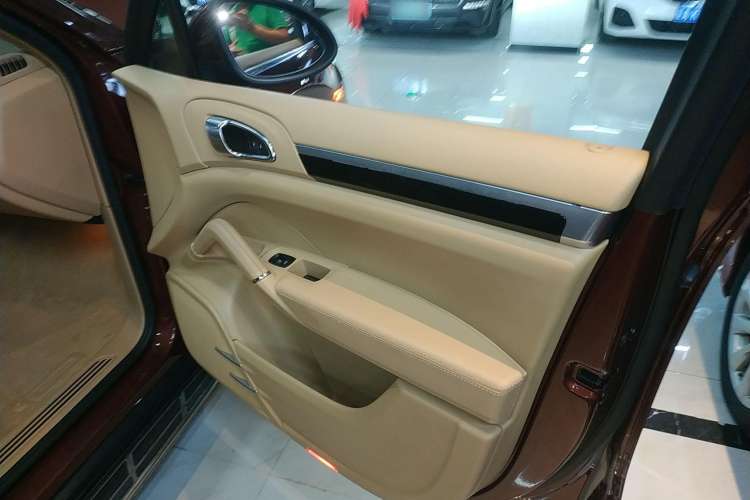 Used Porsche Cayenne 2011 3.6L automatic transmission U.S. specification Right Front Door Interior