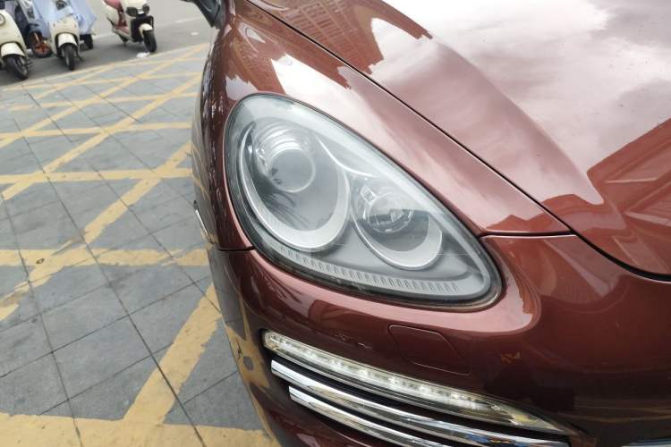 Used Porsche Cayenne 2011 Cayenne 3.0T Right Front Headlight