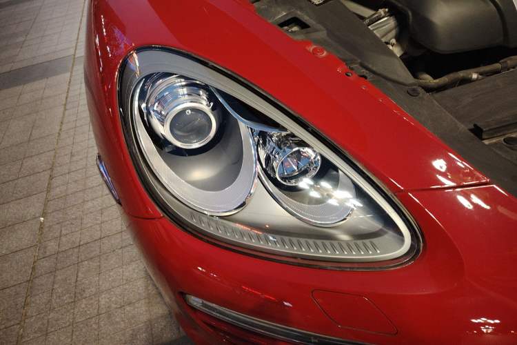 Used Porsche Cayenne 2011 Cayenne 3.0T Right Front Headlight