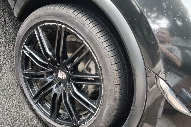 Used Porsche Cayenne 2011 Cayenne 3.0T Right Front Wheel Hub