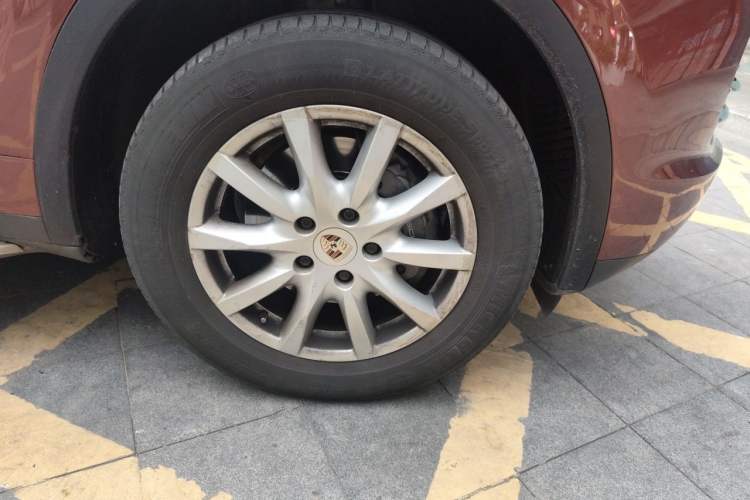 Used Porsche Cayenne 2011 Cayenne 3.0T Right Front Wheel Hub
