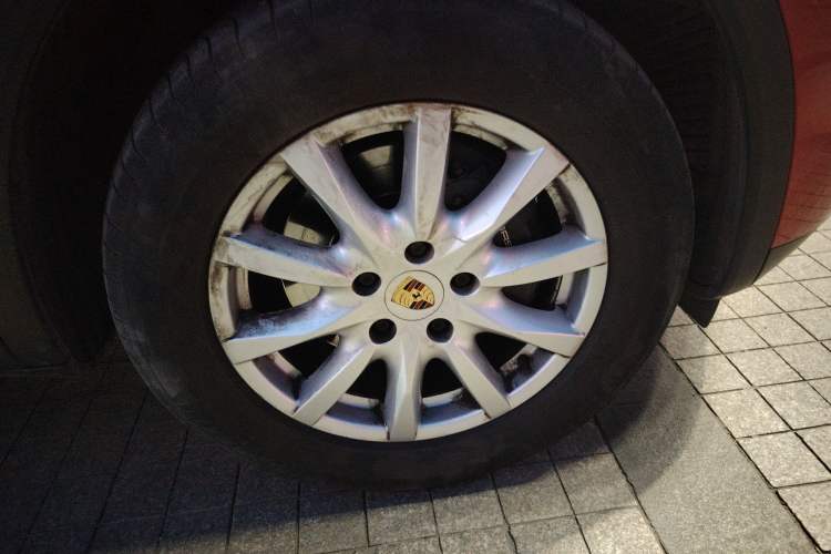 Used Porsche Cayenne 2011 Cayenne 3.0T Right Front Wheel Hub