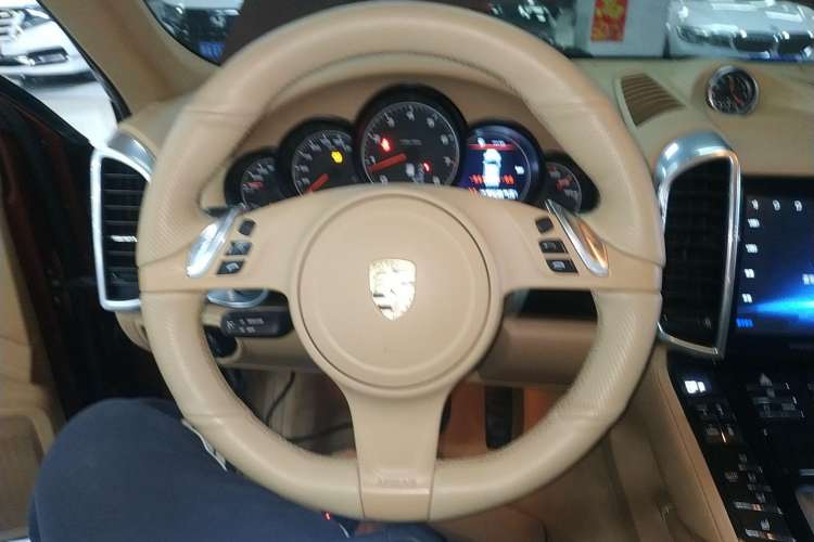 Used Porsche Cayenne 2011 3.6L automatic transmission U.S. specification Steering Wheel