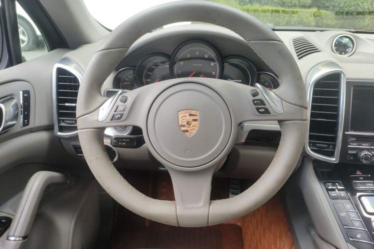 Used Porsche Cayenne 2011 Cayenne 3.0T Steering Wheel