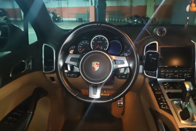 Used Porsche Cayenne 2011 Cayenne Turbo 4.8T Steering Wheel