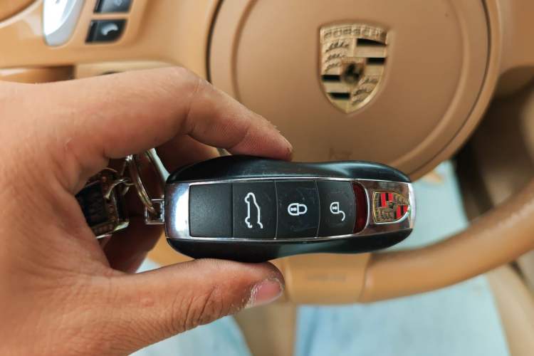 Used Porsche Cayenne 2011 Cayenne 3.0T Vehicle Key