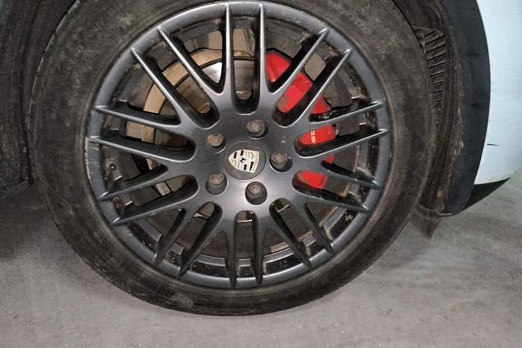 Used Porsche Cayenne 2011 Cayenne 3.0T Right Front Wheel Hub