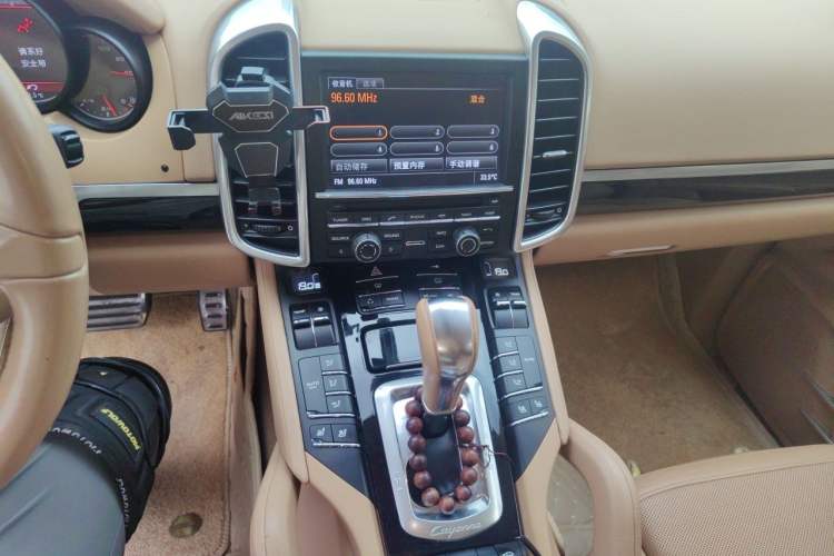 Used Porsche Cayenne 2011 Cayenne S Hybrid 3.0T Audio And AC Panel