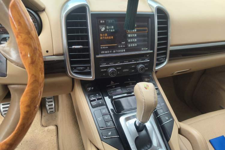 Used Porsche Cayenne 2011 Cayenne 3.0T Audio And AC Panel