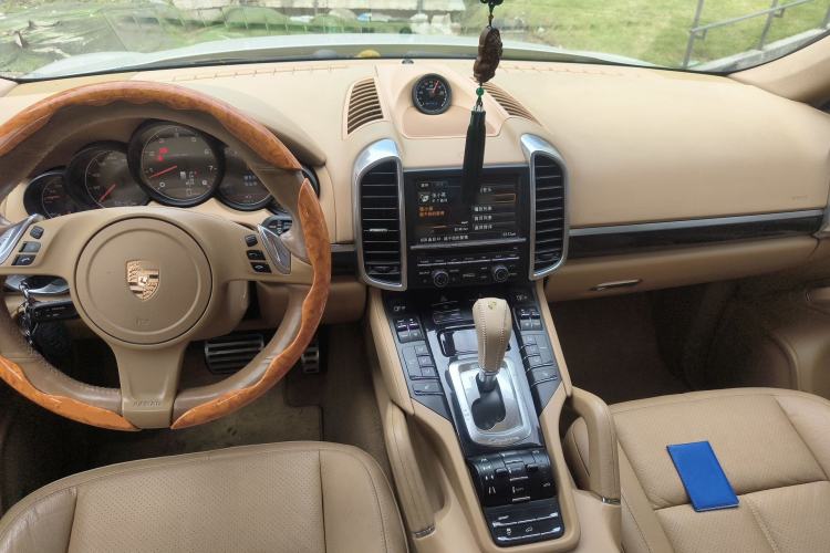 Used Porsche Cayenne 2011 Cayenne 3.0T Center Console