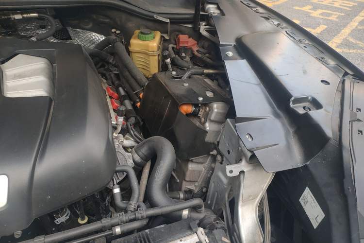 Used Porsche Cayenne 2011 Cayenne 3.0T Engine Bay Left