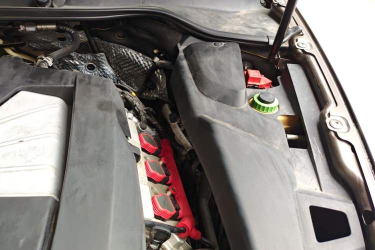 Used Porsche Cayenne 2011 Cayenne 3.0T Engine Bay Left