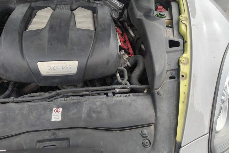 Used Porsche Cayenne 2011 Cayenne 3.0T Engine Bay Left