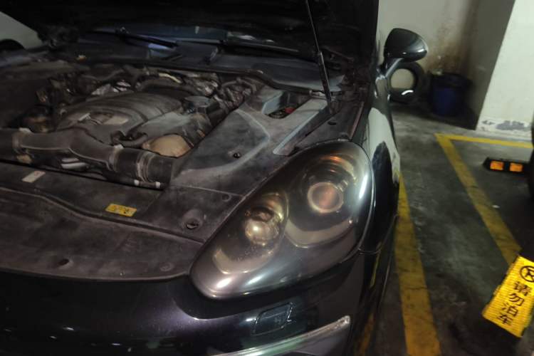 Used Porsche Cayenne 2011 Cayenne S 4.8L Engine Bay Left