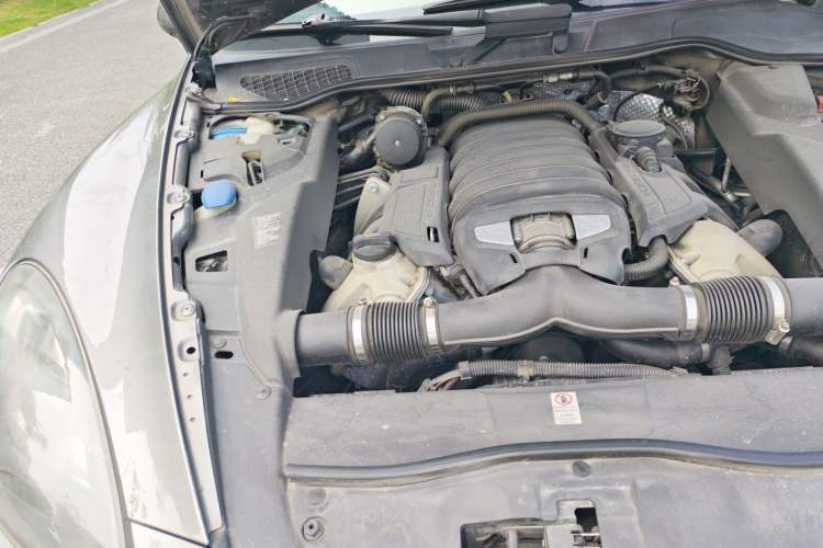 Used Porsche Cayenne 2011 Cayenne S 4.8L Engine Bay Right
