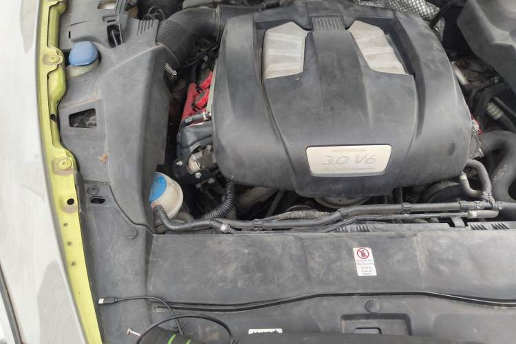 Used Porsche Cayenne 2011 Cayenne 3.0T Engine Bay Right