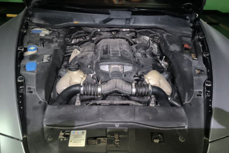 Used Porsche Cayenne 2011 Cayenne Turbo 4.8T Engine Bay