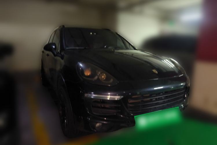 Used Porsche Cayenne 2011 Cayenne S 4.8L Front Right 45 Deg