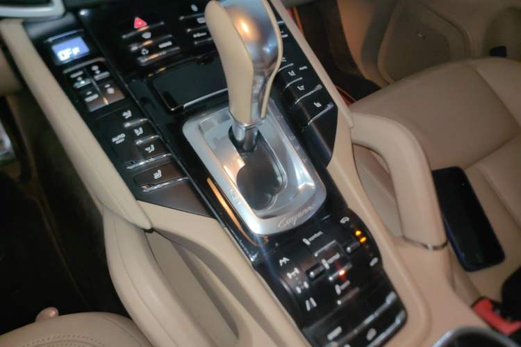 Used Porsche Cayenne 2011 Cayenne 3.0T Gear Lever