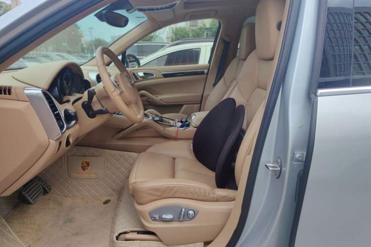 Used Porsche Cayenne 2011 Cayenne S Hybrid 3.0T Left Front Seat