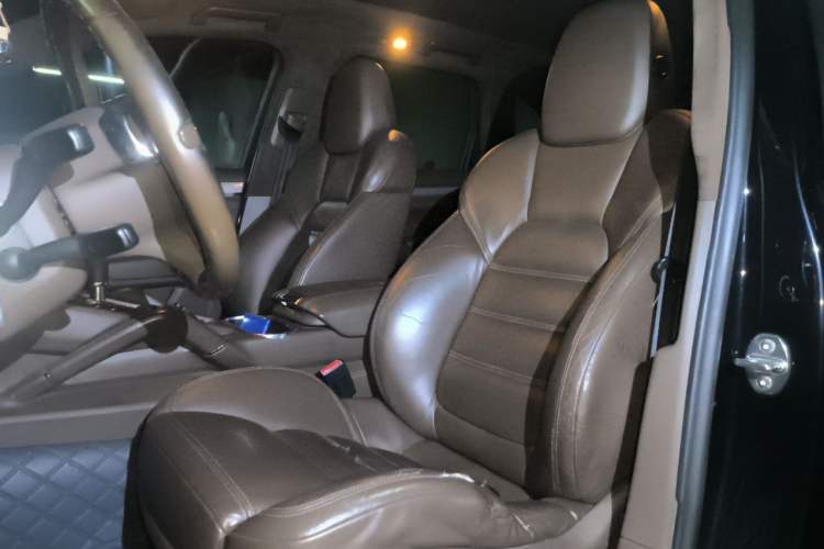 Used Porsche Cayenne 2011 Cayenne Turbo 4.8T Left Front Seat
