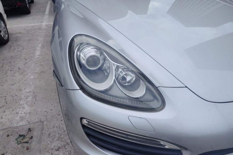 Used Porsche Cayenne 2011 Cayenne S Hybrid 3.0T Right Front Headlight