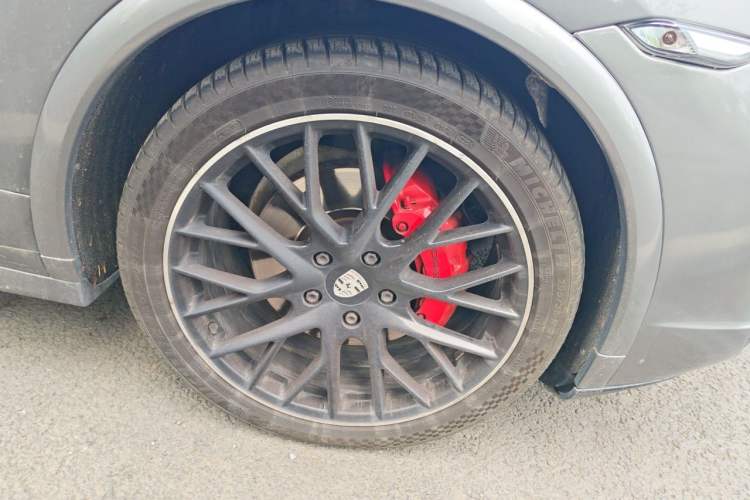 Used Porsche Cayenne 2011 Cayenne S 4.8L Right Front Wheel Hub
