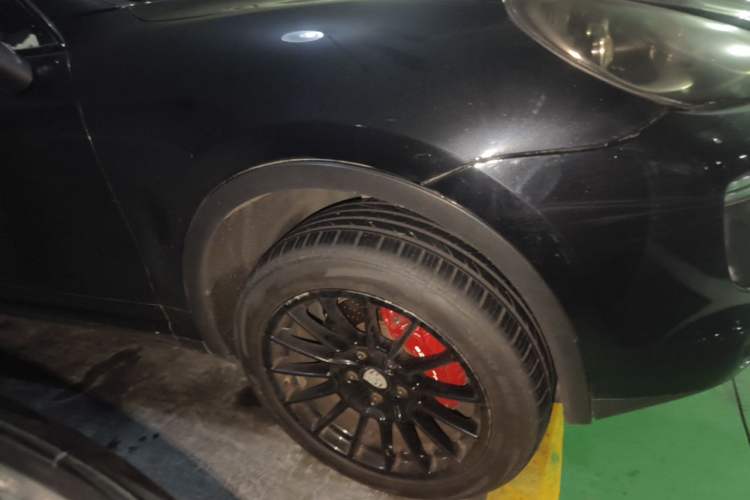 Used Porsche Cayenne 2011 Cayenne S 4.8L Right Front Wheel Hub
