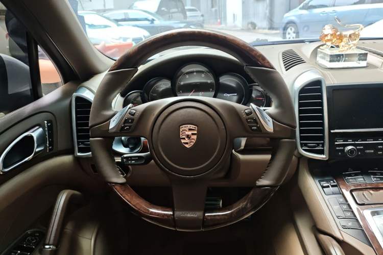 Used Porsche Cayenne 2011 Cayenne 3.0T Steering Wheel