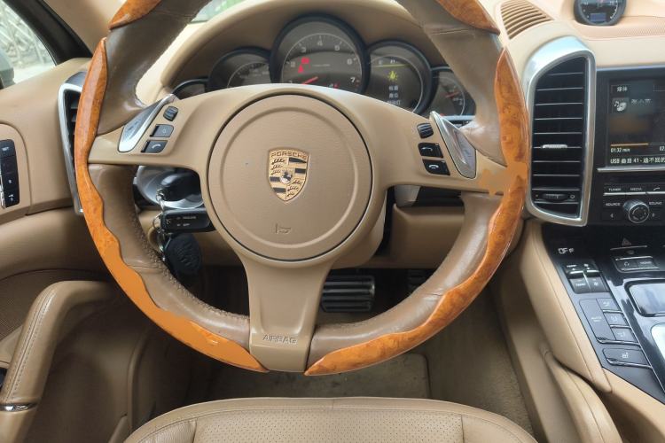 Used Porsche Cayenne 2011 Cayenne 3.0T Steering Wheel