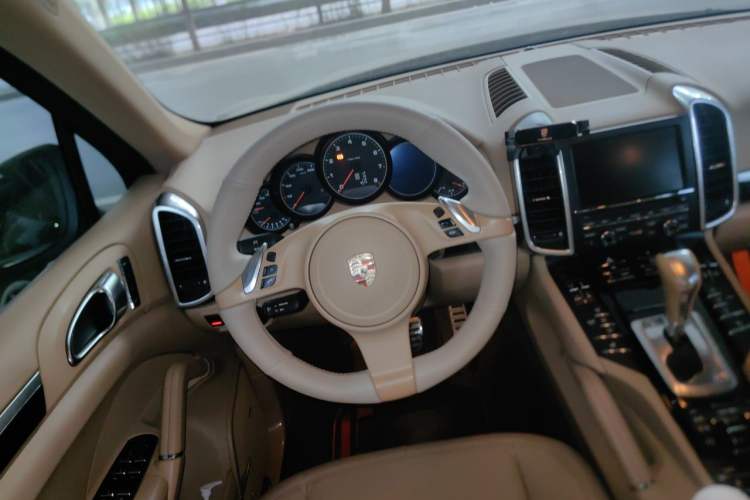 Used Porsche Cayenne 2011 Cayenne 3.0T Steering Wheel