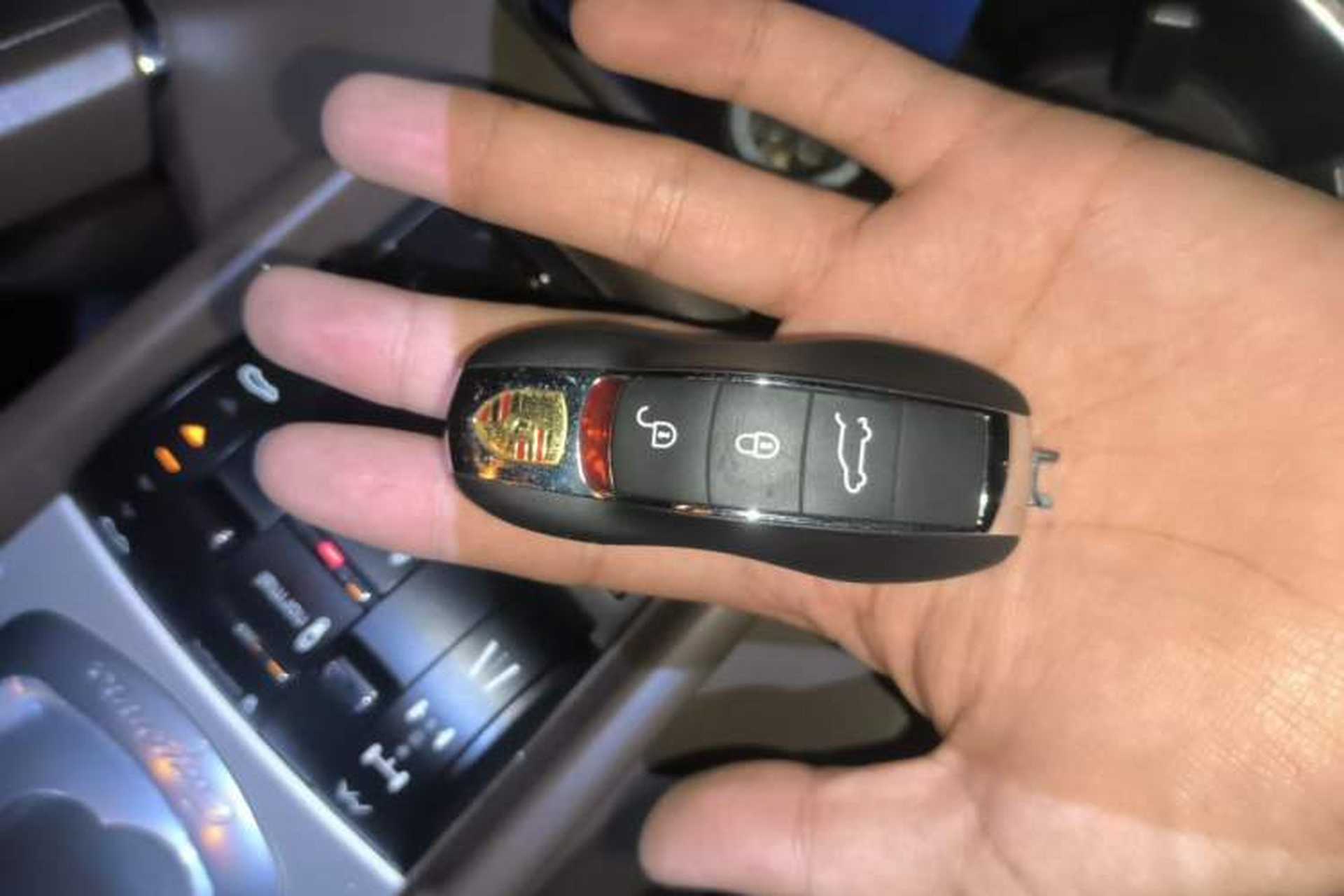 Used Porsche Cayenne 2011 Cayenne Turbo 4.8T Vehicle Key