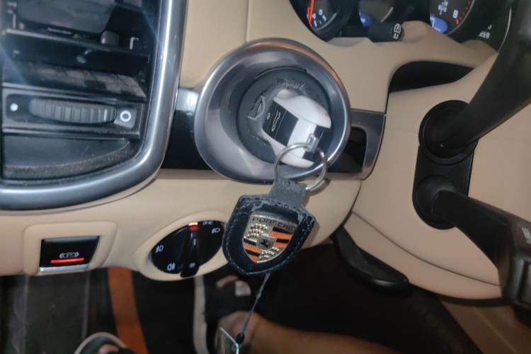 Used Porsche Cayenne 2011 Cayenne 3.0T Vehicle Key