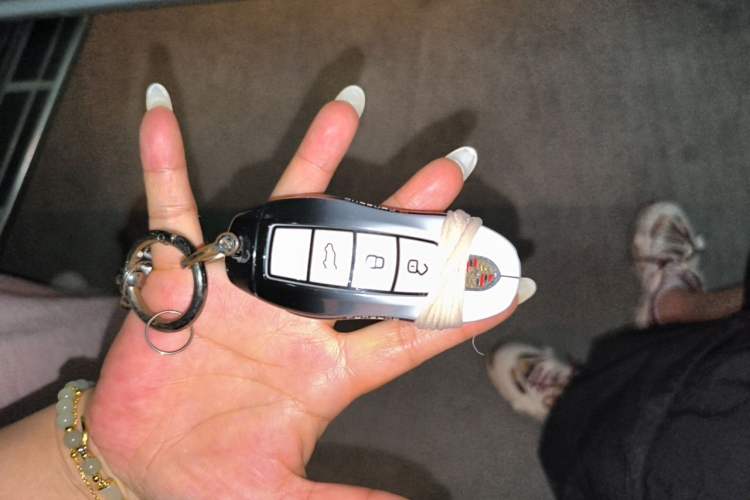 Used Porsche Cayenne 2011 Cayenne 3.0T Vehicle Key