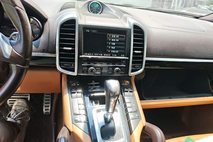 Used Porsche Cayenne 2011 Cayenne 3.0T Audio And AC Panel