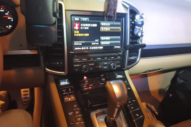 Used Porsche Cayenne 2011 Cayenne 3.0T Audio And AC Panel
