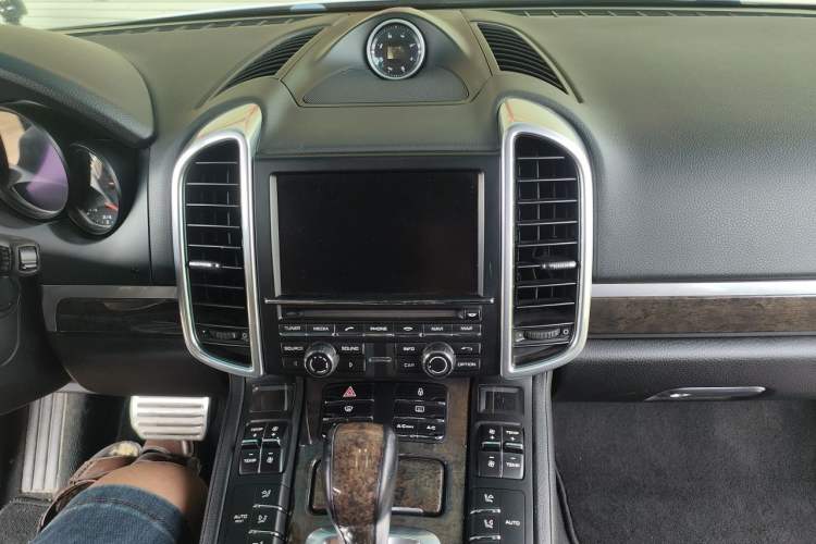 Used Porsche Cayenne 2011 Cayenne 3.0T Audio And AC Panel